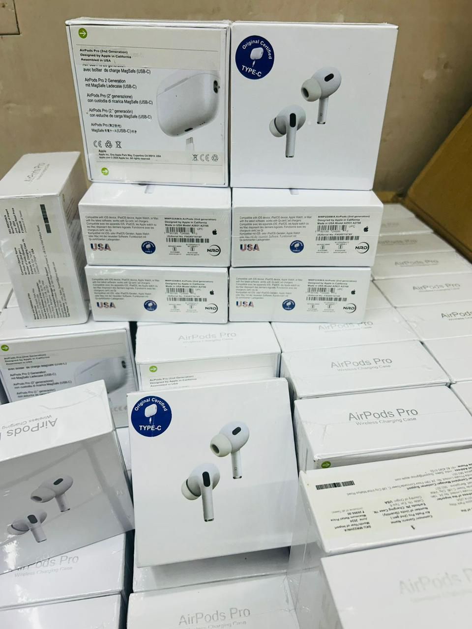AirPods Pro (2nd Generation) with MagSafe Case (USB‑C) (White)